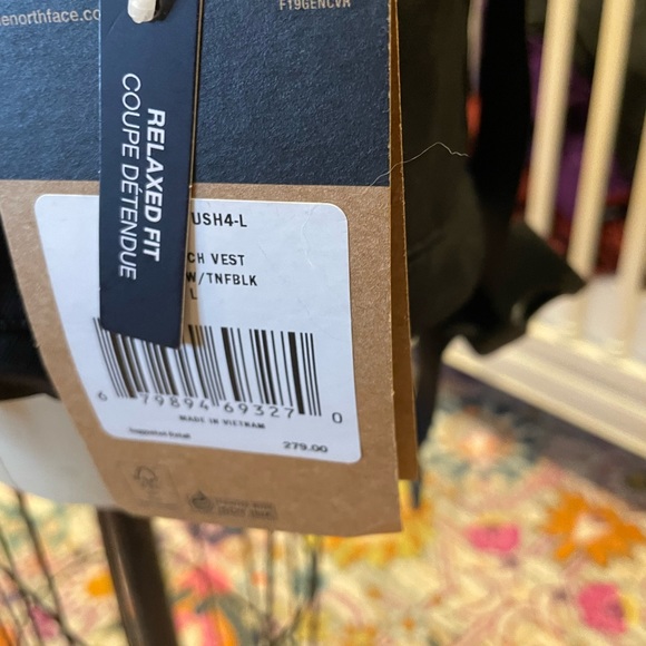 North Face Apogee Vest - Picture 3 of 4